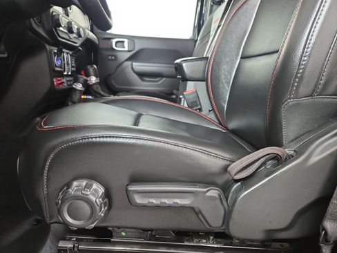 Certified 2023 Jeep Wrangler Rubicon w/ Cold Weather Group image 32