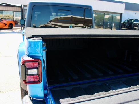 Used 2021 Jeep Gladiator Overland w/ Uconnect 4C Nav & Sound Group AWD/4WD image 9