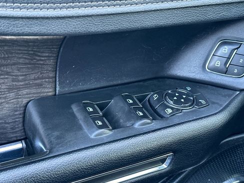 Used 2019 Ford Expedition Limited w/ Equipment Group 301A image 11