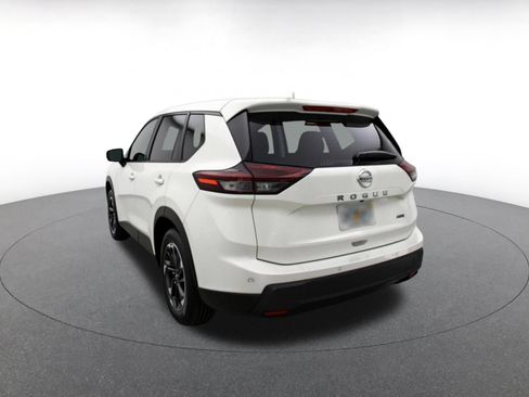 Used 2025 Nissan Rogue SV AWD/4WD image 8