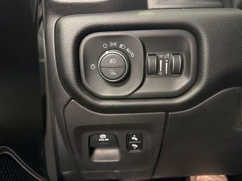 Used 2019 RAM 1500 Laramie image 36