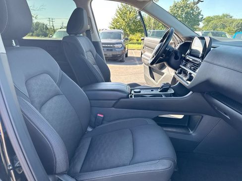 Used 2024 Nissan Pathfinder SV AWD/4WD image 21