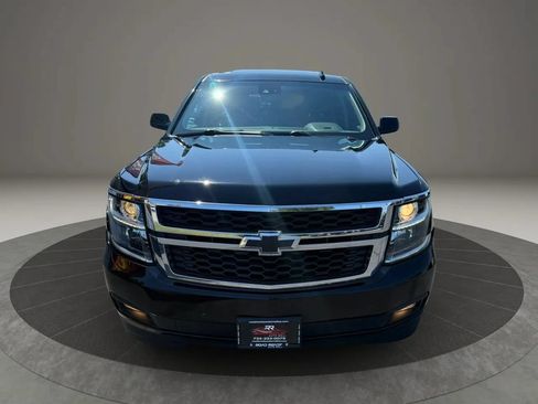 Used 2020 Chevrolet Suburban LT w/ Luxury Package AWD/4WD image 4