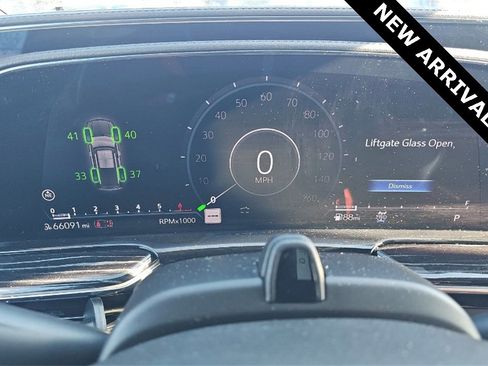 Used 2023 Cadillac Escalade ESV Sport image 11