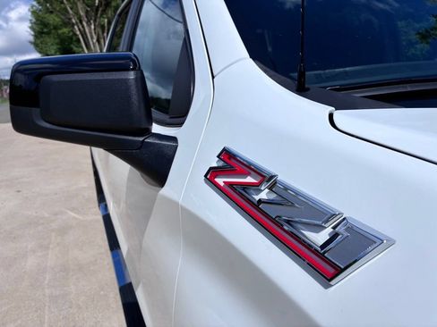 Used 2025 Chevrolet Silverado 1500 LT AWD/4WD image 4