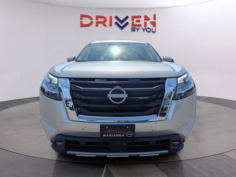 Used 2023 Nissan Pathfinder SL image 8