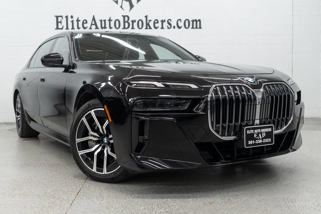 Used 2023 BMW 760i xDrive AWD/4WD image 7