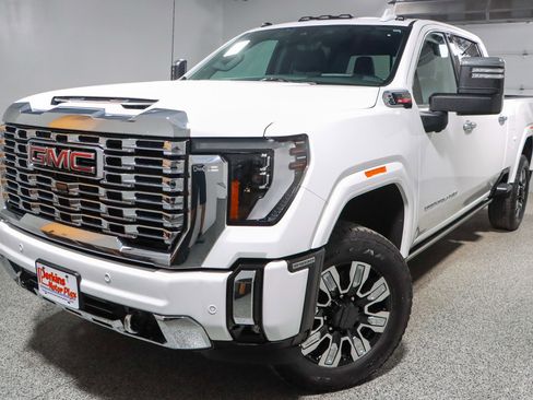 Used 2024 GMC Sierra 2500 Denali w/ Denali Reserve Package image 35