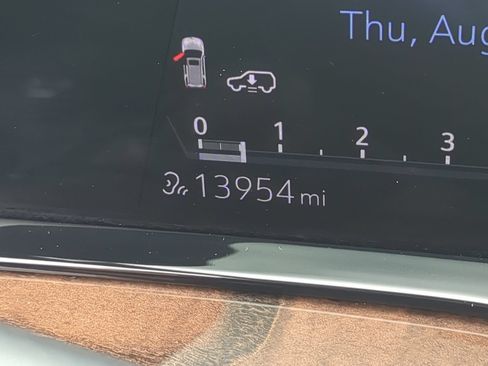 Certified 2023 Cadillac Escalade Premium Luxury Platinum AWD/4WD image 11