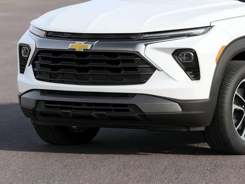 New 2026 Chevrolet TrailBlazer LT w/ Midnight Edition FWD image 4