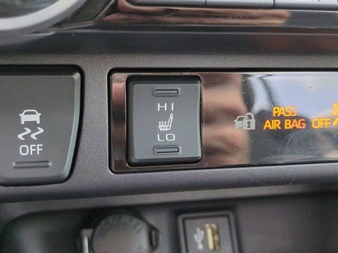 Used 2025 Toyota RAV4 XLE Premium w/ Weather Package AWD/4WD image 21