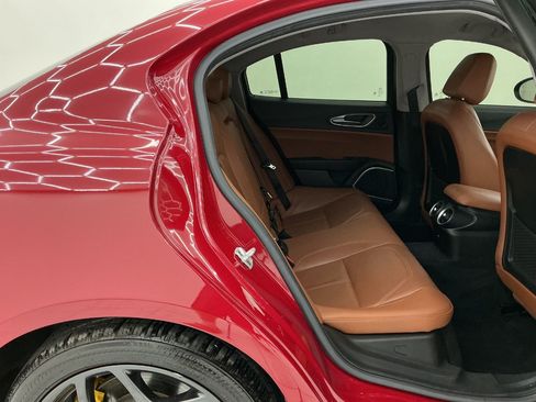 Used 2019 Alfa Romeo Giulia RWD image 21