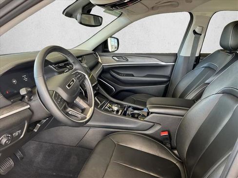 Used 2022 Jeep Grand Cherokee L Limited image 9