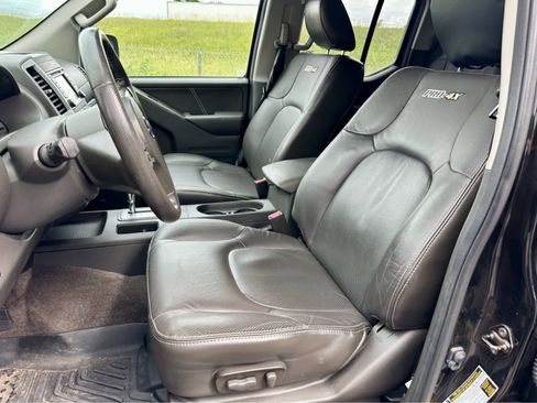 Used 2015 Nissan Frontier PRO-4X w/ Pro-4x Luxury Package AWD/4WD image 12
