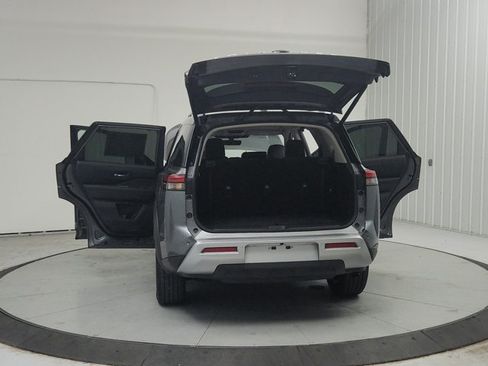 Used 2025 Nissan Pathfinder SL AWD/4WD image 15