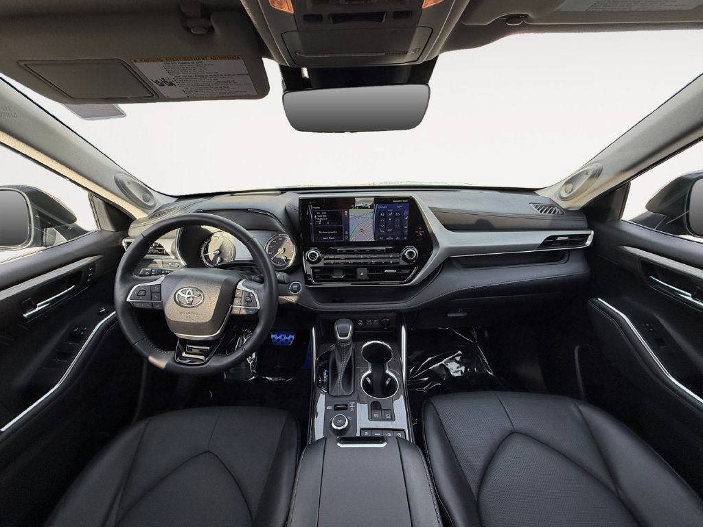 Used 2022 Toyota Highlander Platinum AWD/4WD image 11