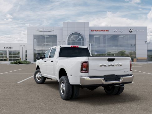 New 2026 RAM 3500 Tradesman AWD/4WD image 32