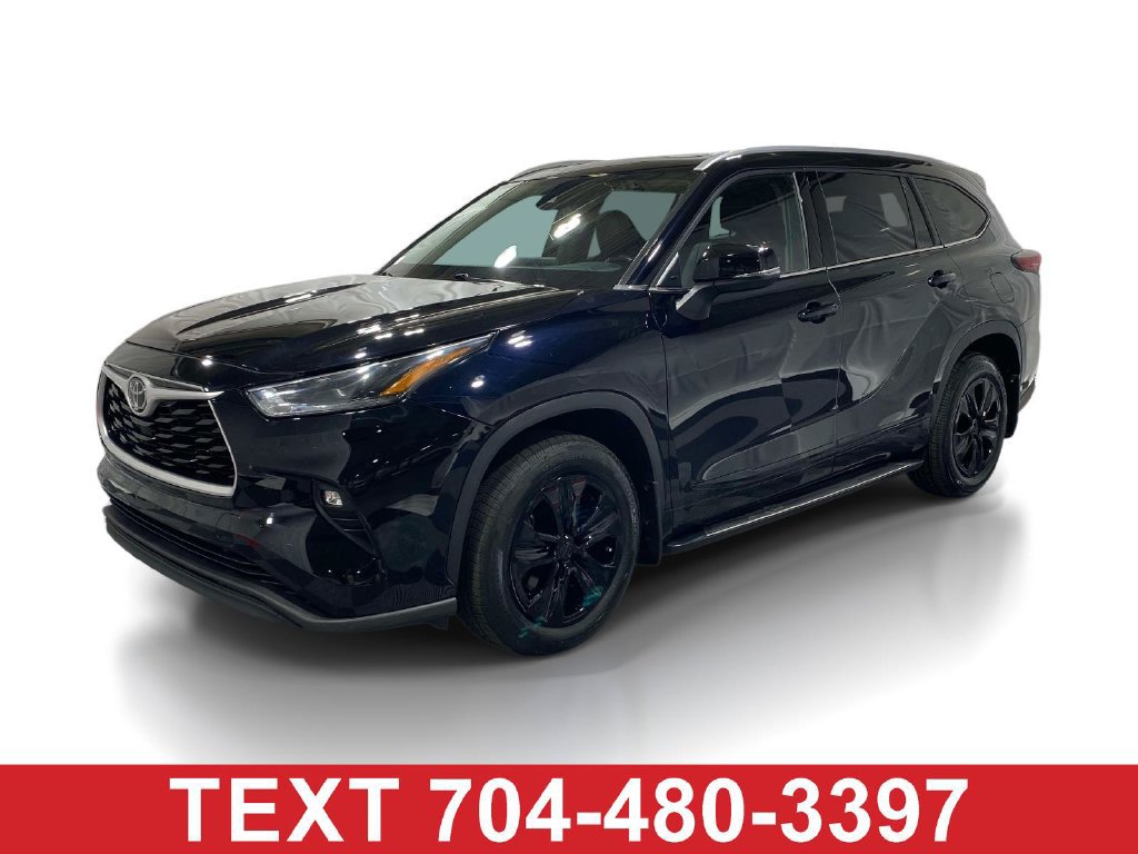 Used 2022 Toyota Highlander XLE AWD/4WD image 1