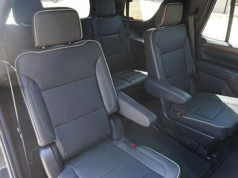 Used 2023 Chevrolet Tahoe Premier AWD/4WD image 35