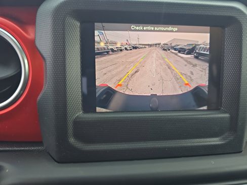 Used 2021 Jeep Gladiator Rubicon w/ Safety Group image 28