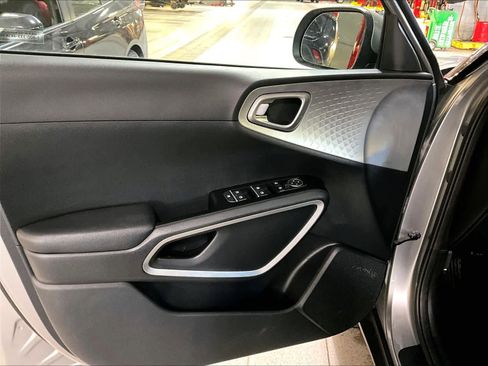 Used 2024 Kia Soul LX w/ Option Group 015 image 9
