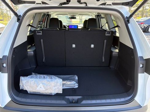 Used 2026 Toyota Grand Highlander XLE FWD image 18