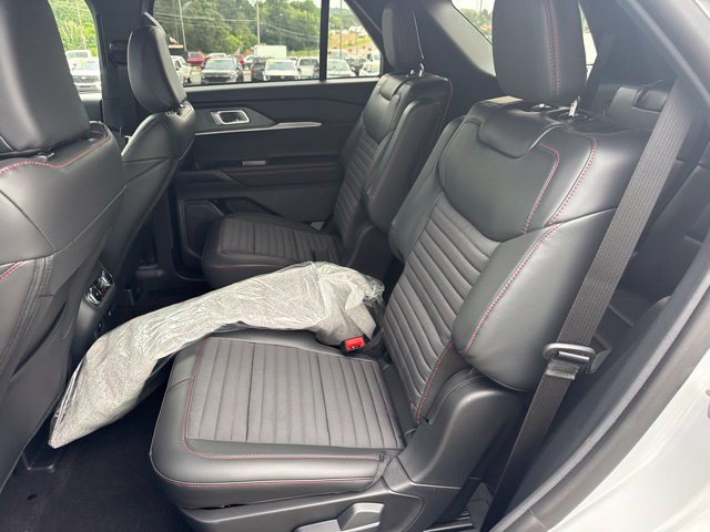 Used 2026 Ford Explorer ST-Line w/ ST-Line Street Pack AWD/4WD image 11