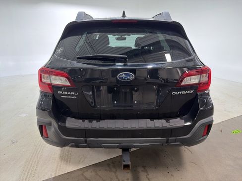 Used 2018 Subaru Outback 2.5i Premium image 6