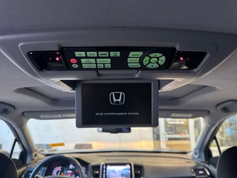 Used 2017 Honda Pilot Touring image 21