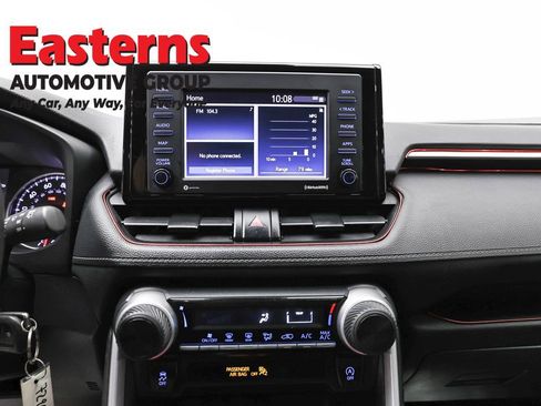 Used 2021 Toyota RAV4 LE image 12