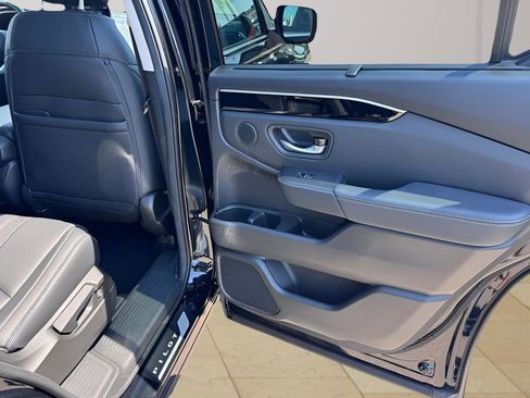 Used 2025 Honda Pilot Touring image 28