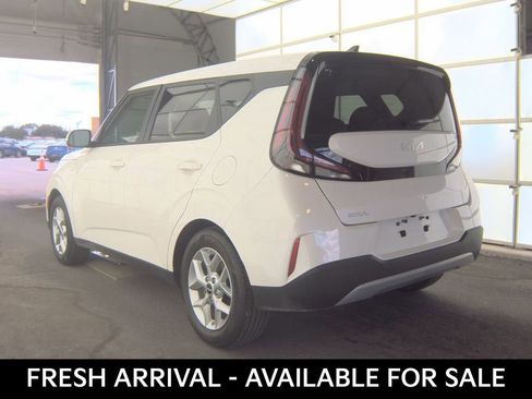 Used 2025 Kia Soul LX w/ LX Technology Package FWD image 5
