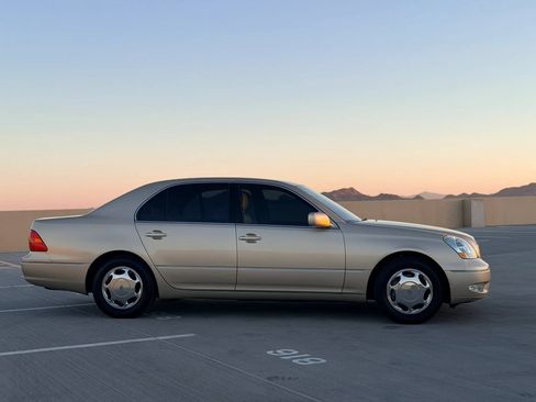 Used 2001 Lexus LS 430 RWD image 7