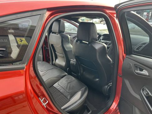 Used 2018 Ford Focus ST w/ Equipment Group 401A image 37