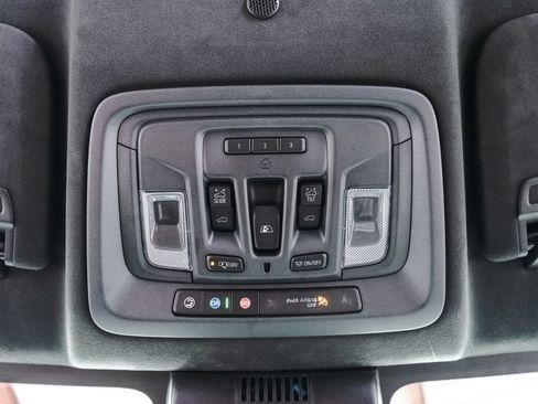 Used 2025 GMC Sierra 2500 AT4X w/ AT4X AEV Edition AWD/4WD image 19