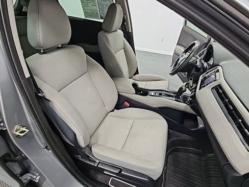 Used 2020 Honda HR-V LX image 34