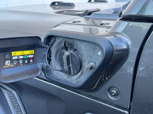 Used 2024 Jeep Wrangler Unlimited AWD/4WD image 12
