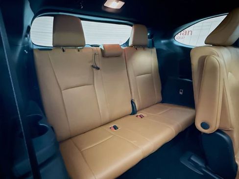 Used 2020 Toyota Highlander Platinum image 29