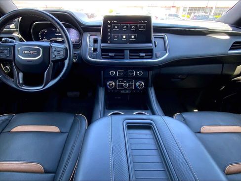 Used 2023 GMC Yukon XL AT4 w/ Technology Package AWD/4WD image 16