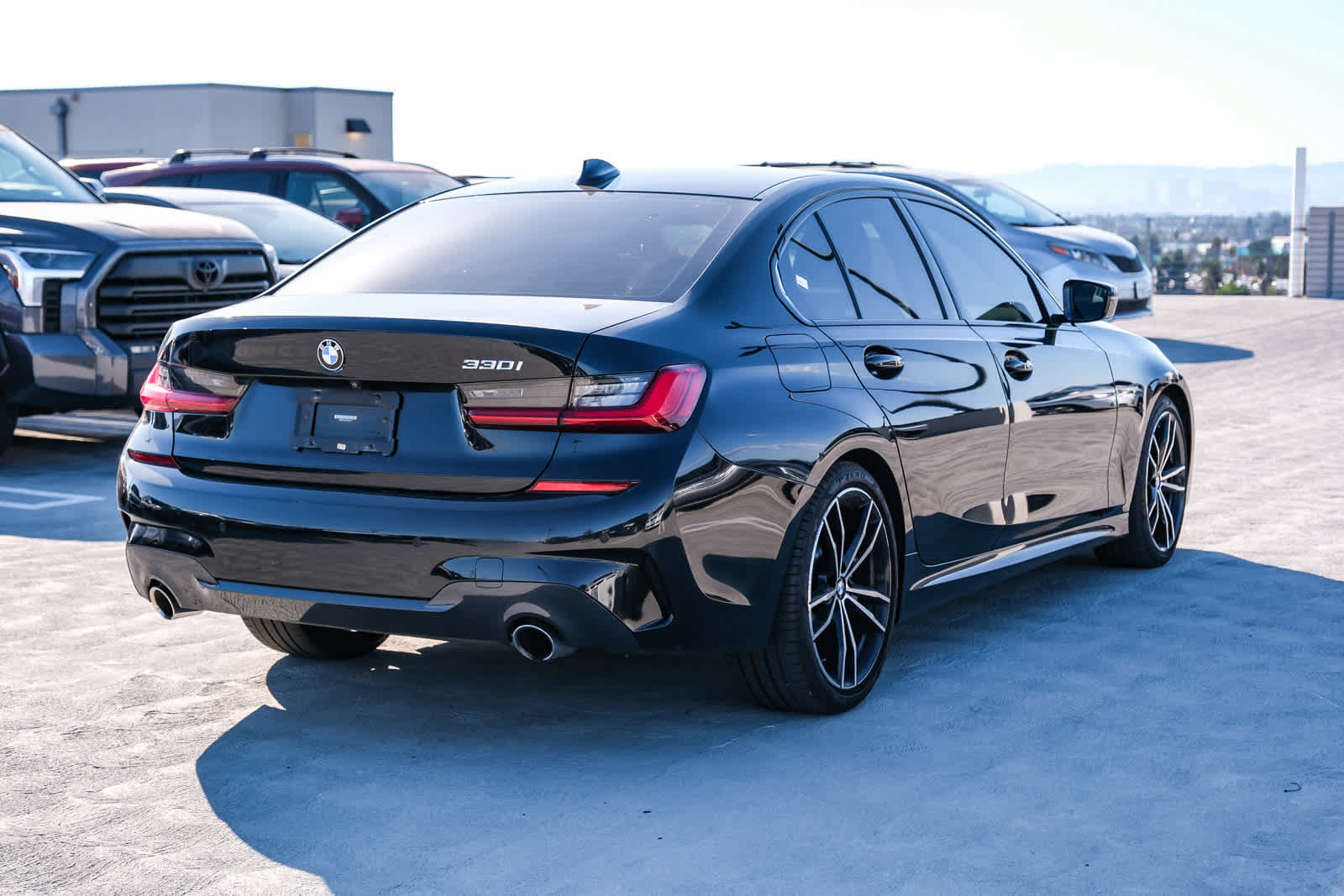 Used 2019 BMW 330i Sedan w/ M Sport Package RWD image 4