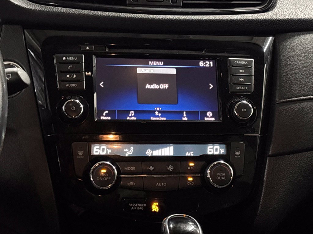 Used 2018 Nissan Rogue SV AWD/4WD image 18