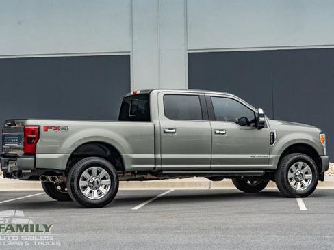 Used 2019 Ford F250 Platinum w/ Platinum Ultimate Package image 11