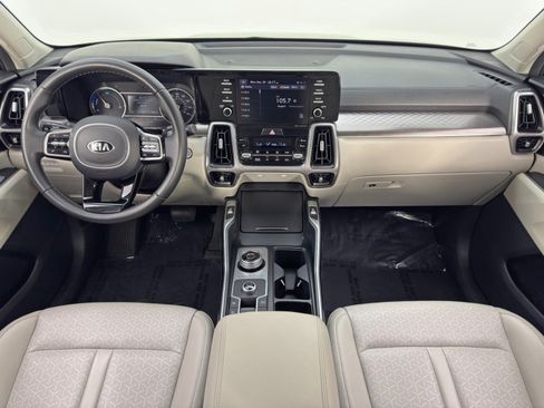 Used 2021 Kia Sorento S image 11