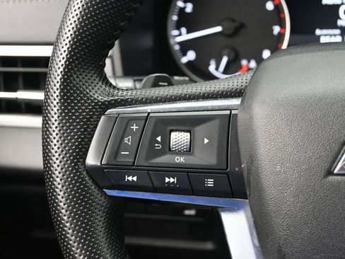 Used 2024 Mitsubishi Outlander SE image 15