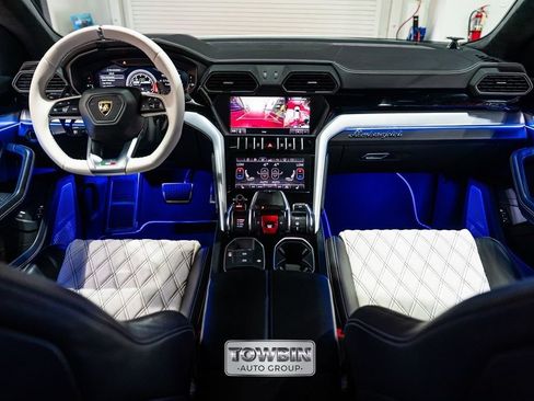 Used 2019 Lamborghini Urus AWD/4WD image 20