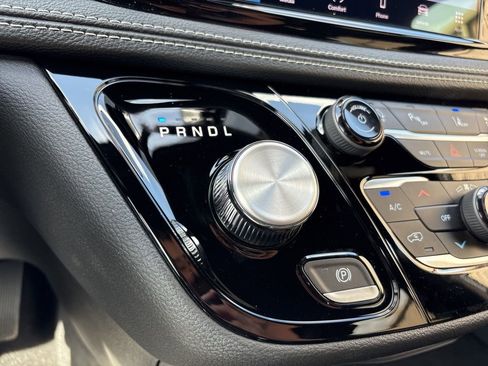 New 2026 Chrysler Pacifica Select w/ S Appearance Package FWD image 32