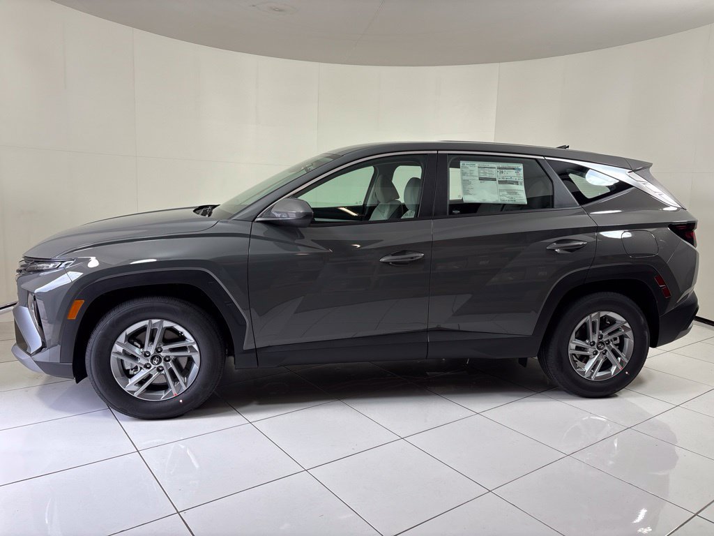 New 2026 Hyundai Tucson SE FWD image 2