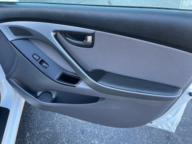 Used 2014 Hyundai Elantra SE w/ Option Group 02 FWD image 20