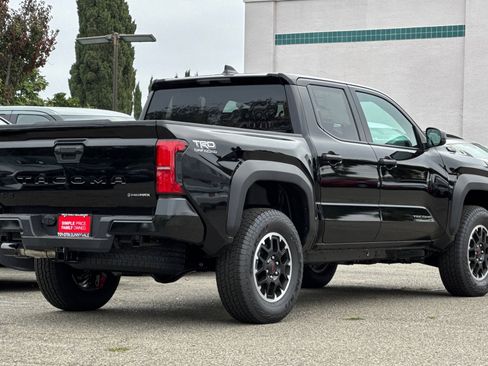 New 2025 Toyota Tacoma TRD Off-Road image 3