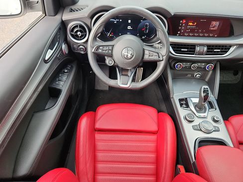 Used 2024 Alfa Romeo Stelvio Veloce image 12